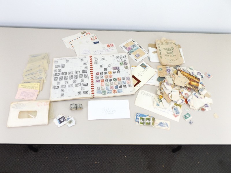 Small Collection of US and Foreign Stamps
