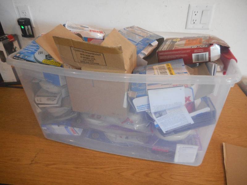 lot 16 image: HUGE LOT OF SMOKE ALARMS