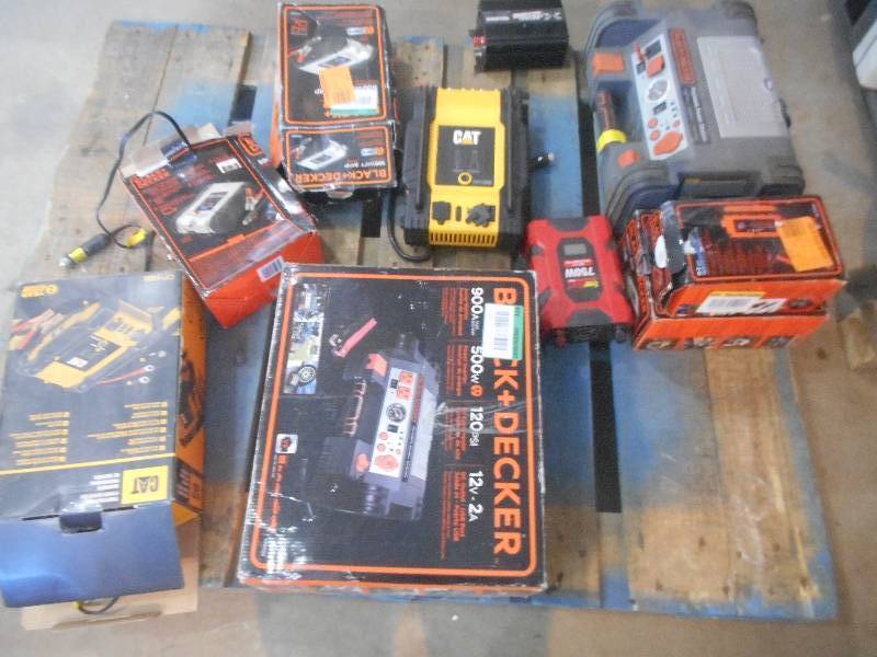lot 22 image: HUGE LOT OF CONVERTERS