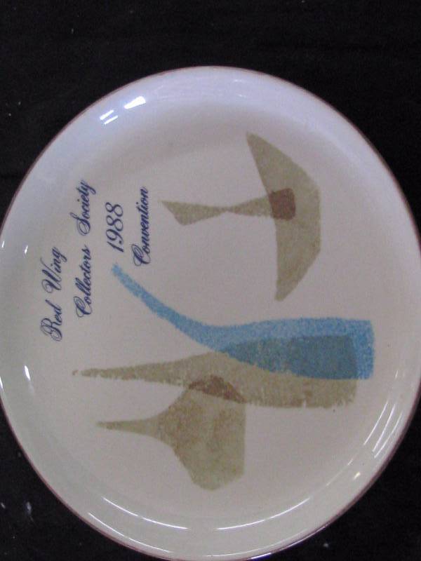 lot 10 image: Red Wing Collector Society 1988 Plate
