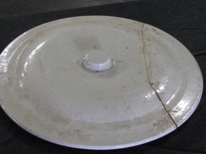 lot 19 image: Red Wing Stoneware Crock 30gl Pedal Lid