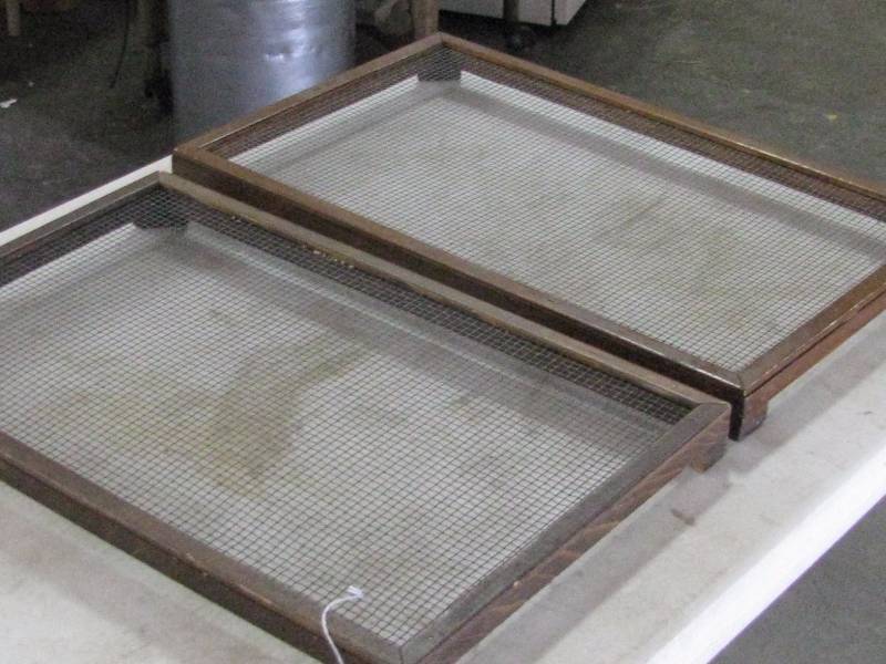 lot 23 image: Bakers Drying Racks