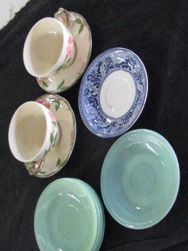 lot 31 image: Misc Glassware