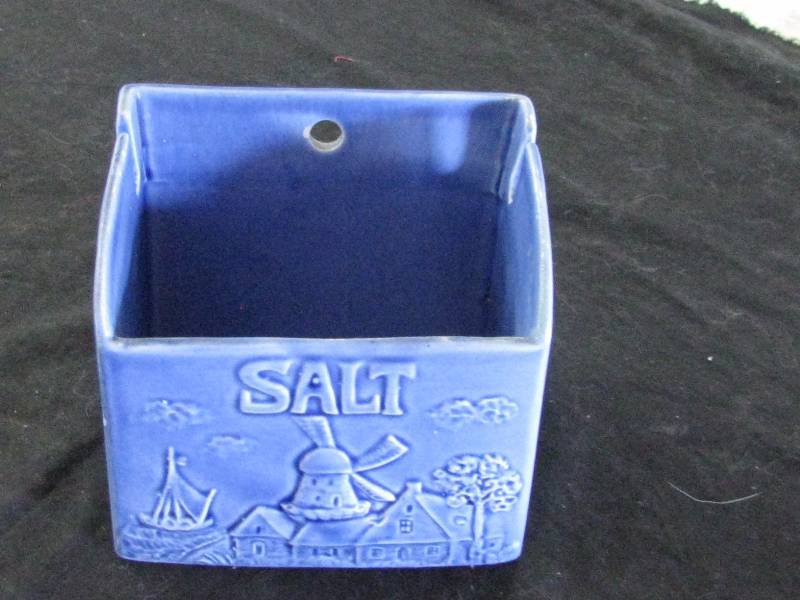 lot 34 image: Blue Salt Box