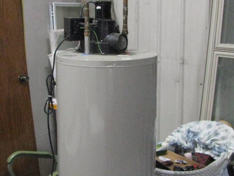 lot 44 image: A O Smith Gas Hot Water Heater
