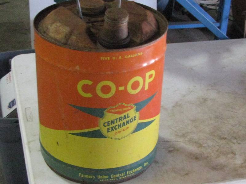 lot 49 image: Co-op 5gl Oil Can