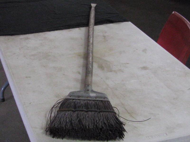 lot 52 image: Burlington Northern Railway Broom
