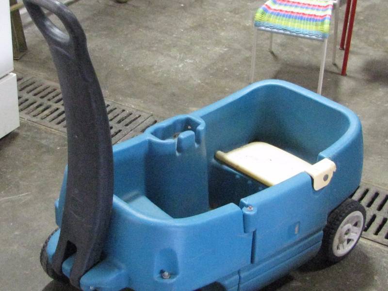 lot 53 image: Childs Wagon