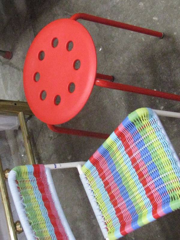 lot 56 image: Childs Chair & Table