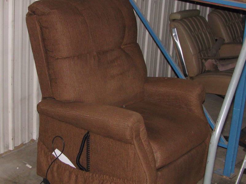 lot 60 image: Power Lift Chair