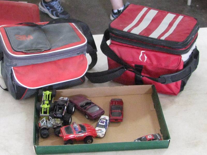 lot 65 image: Toy Cars & Coolers