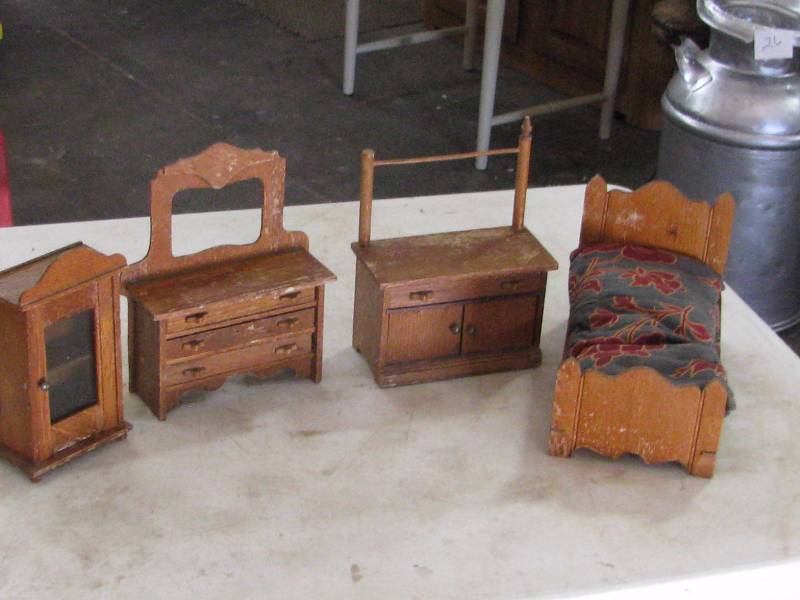 lot 68 image: Wood Doll Furniture