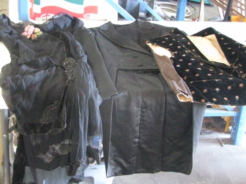 lot 91 image: Antique Clothing