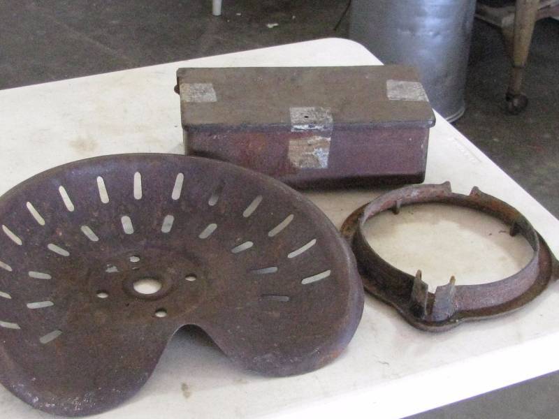 lot 95 image: Implement Seat & Tool Box