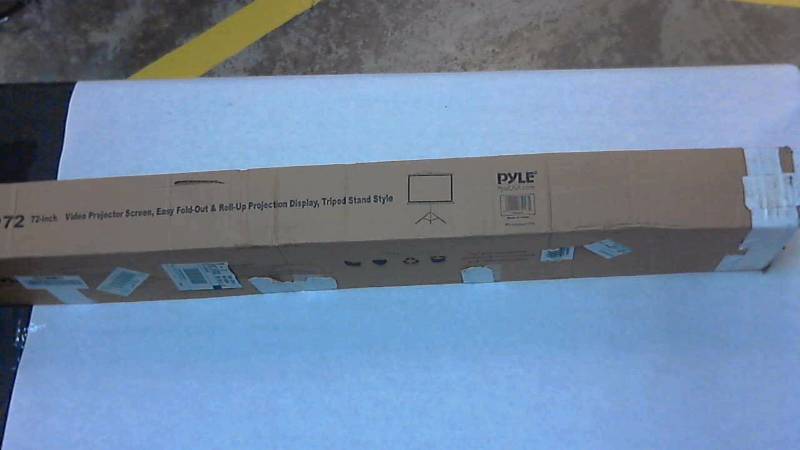 lot 2507 image: Floor-standing Portable Tripod White