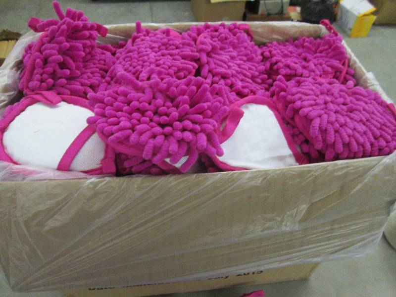 lot 89 image: Case of 200 Pink Frizzy Finger Dust...