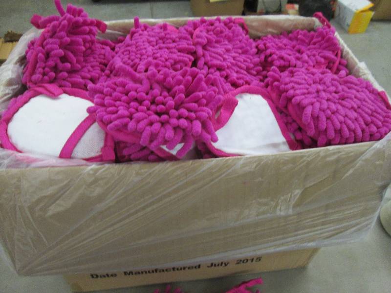 lot 90 image: Case of 200 Pink Frizzy Finger Dust...