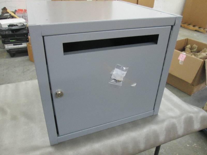 lot 117 image: Metal Locked Drop Box 20Wx20Dx18H i...