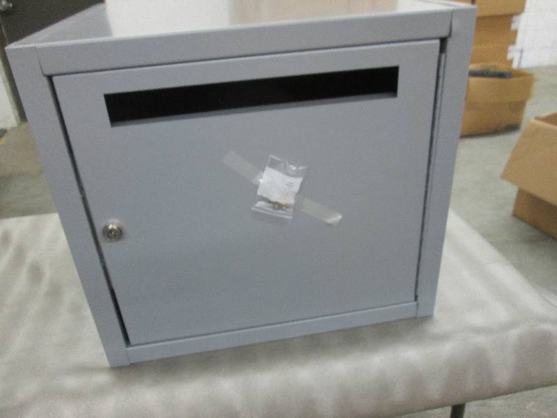 lot 124 image: Metal Locked Drop Box 20Wx20Dx18H i...