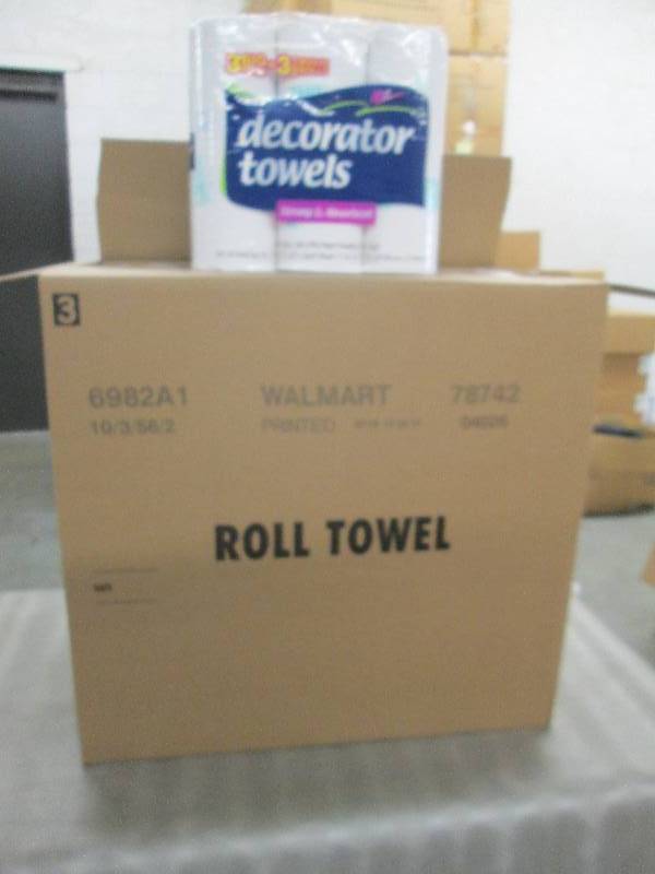 lot 138 image: 1 Case of Decorator Paper Towels 10...