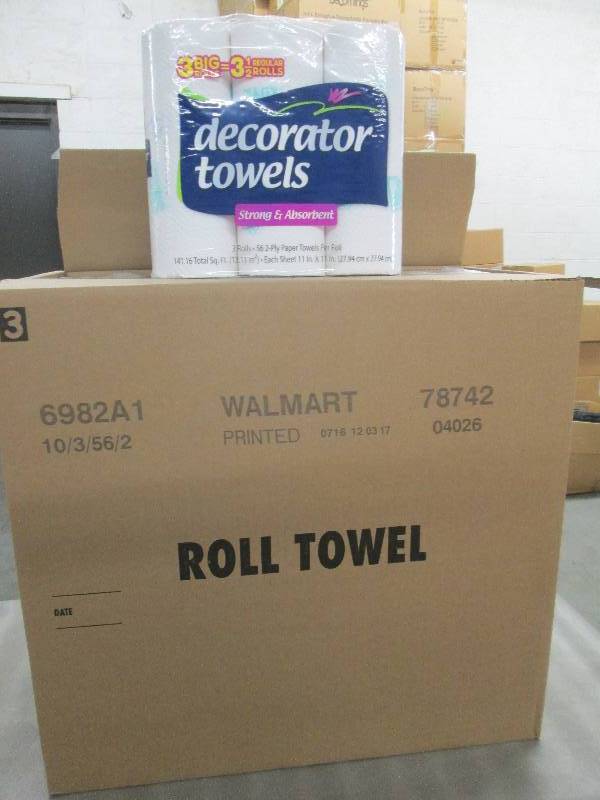 lot 139 image: 1 Case of Decorator Paper Towels 10...