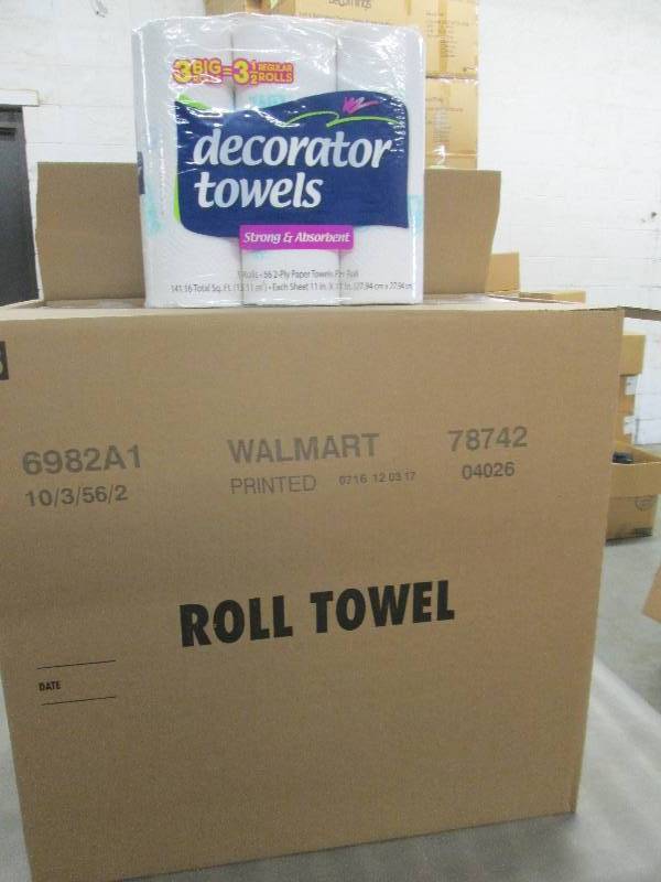 lot 141 image: 1 Case of Decorator Paper Towels 10...