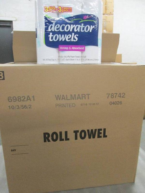 lot 144 image: 1 Case of Decorator Paper Towels 10...