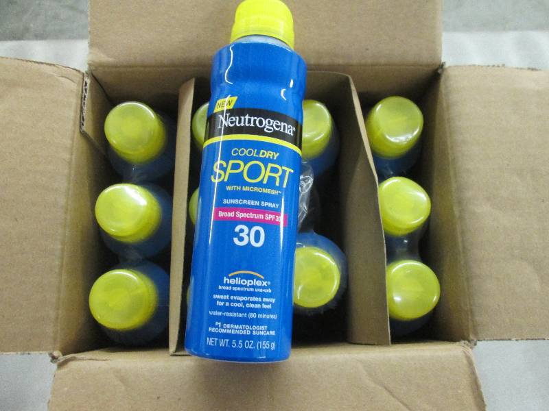 lot 152 image: Case of 12 5.5 oz Neutrogena Cool ...