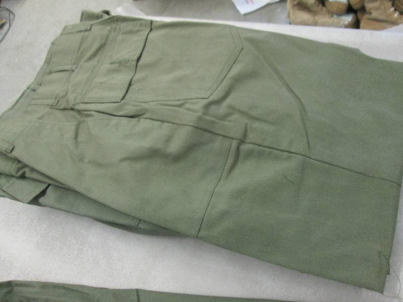 lot 184 image: Lot of 5 New Army Green 4 Pocket Ut...