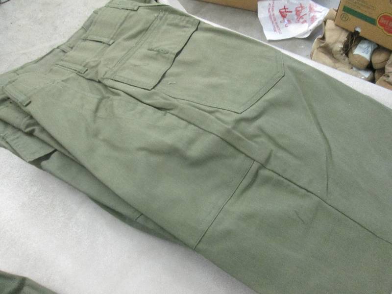 lot 186 image: Lot of 5 New Army Green 4 Pocket Ut...