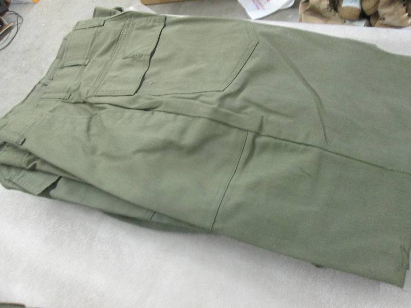 lot 187 image: Lot of 5 New Army Green 4 Pocket Ut...