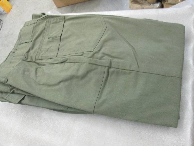lot 188 image: Lot of 5 New Army Green 4 Pocket Ut...