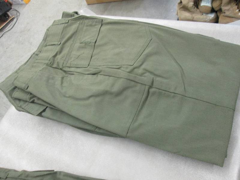 lot 190 image: Lot of 5 New Army Green 4 Pocket Ut...