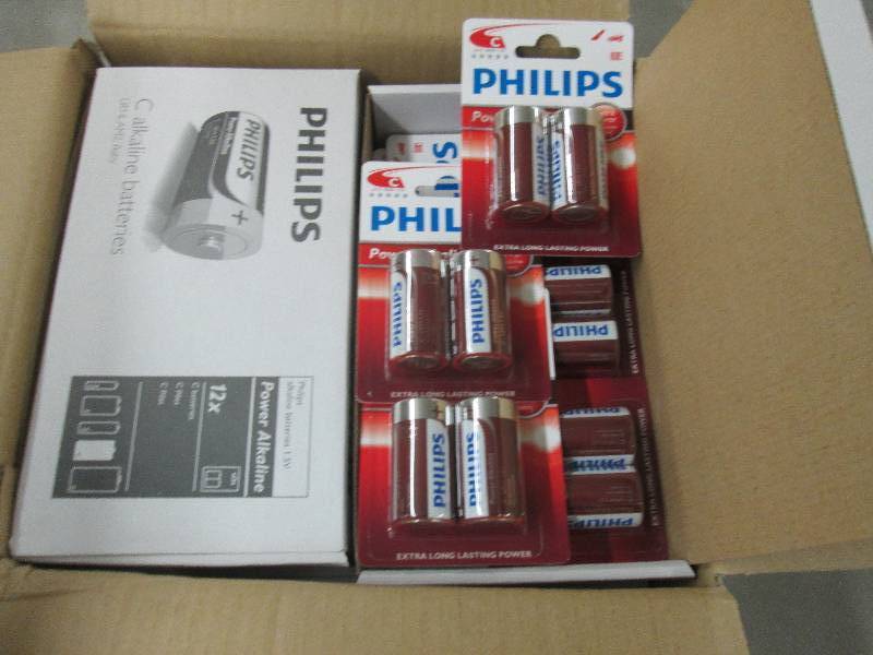 lot 250 image: Case of 4 Boxes of 122pks(96) Phil...