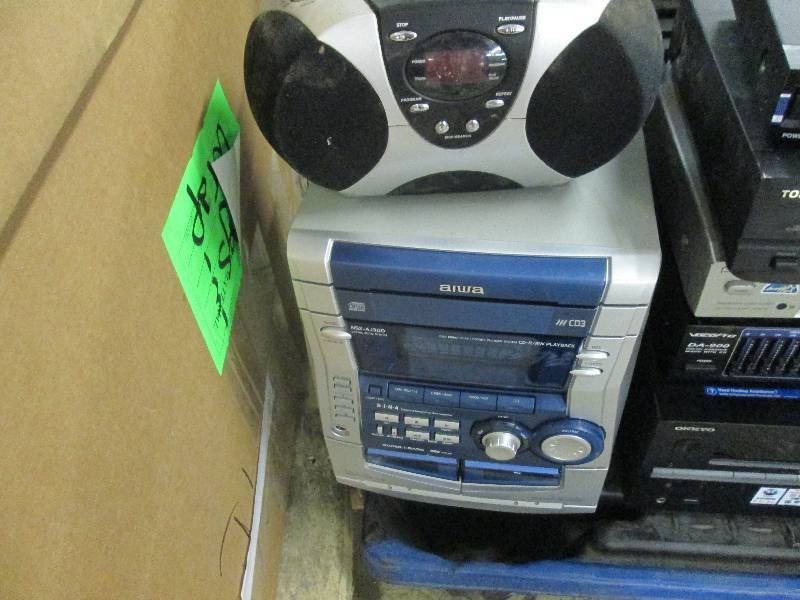lot 317 image: Portable Disc Player, AIWA Stereo S...