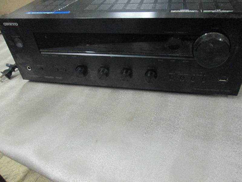 lot 320 image: Onkyo Network Stereo Receiver- powe...