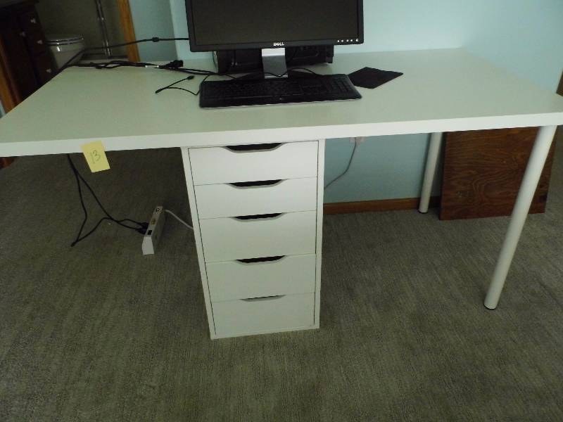 lot 13 image: Desk w Organizer