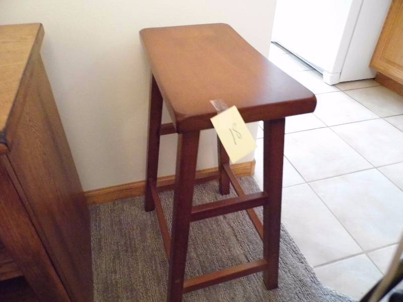 lot 18 image: Stool
