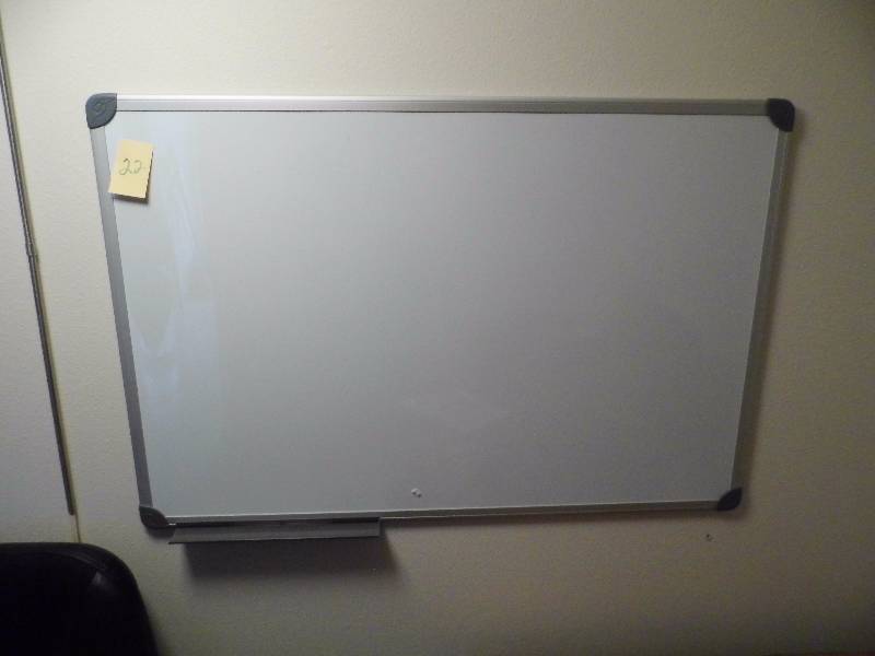 lot 22 image: Dry Erase Board