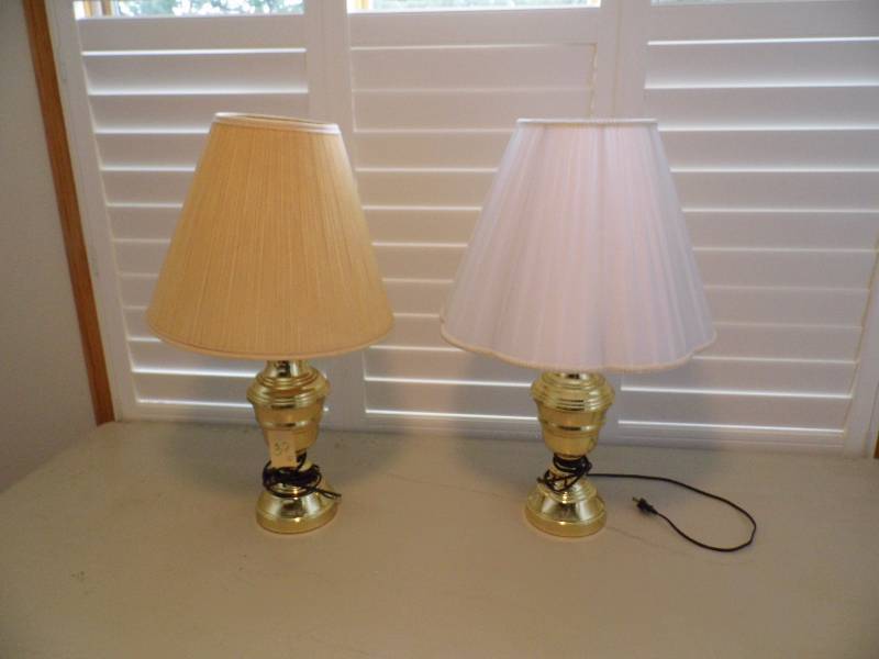 lot 32 image: 2 Brass Lamps