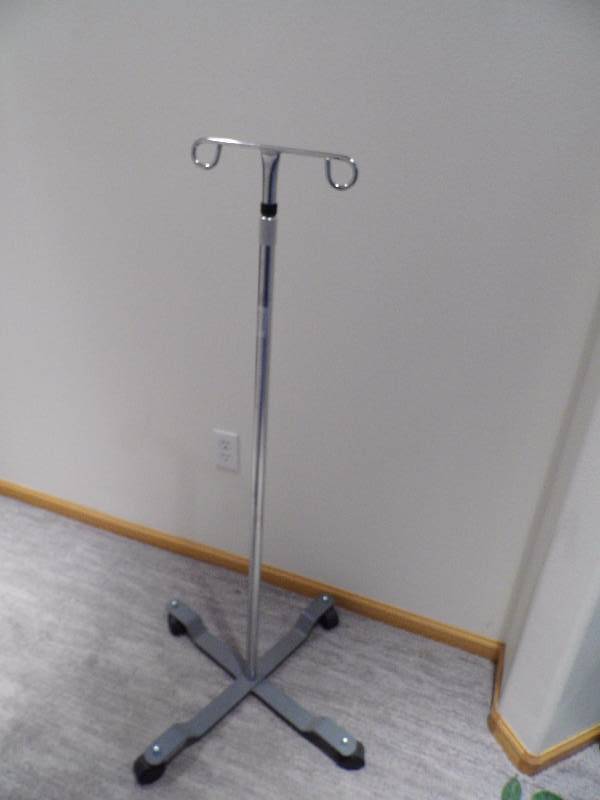 lot 46 image: IV Stand
