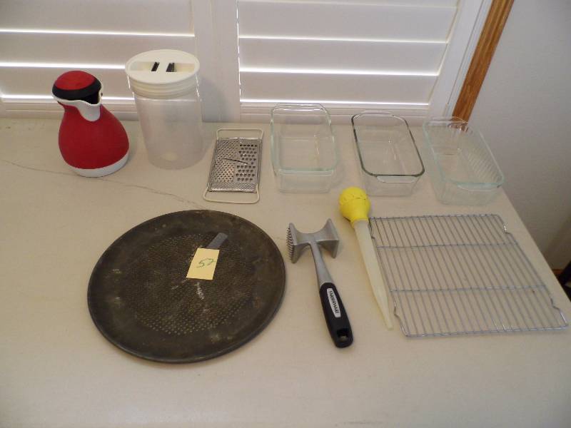 lot 52 image: 3 Bread Pans - Grater - Cooling Rack