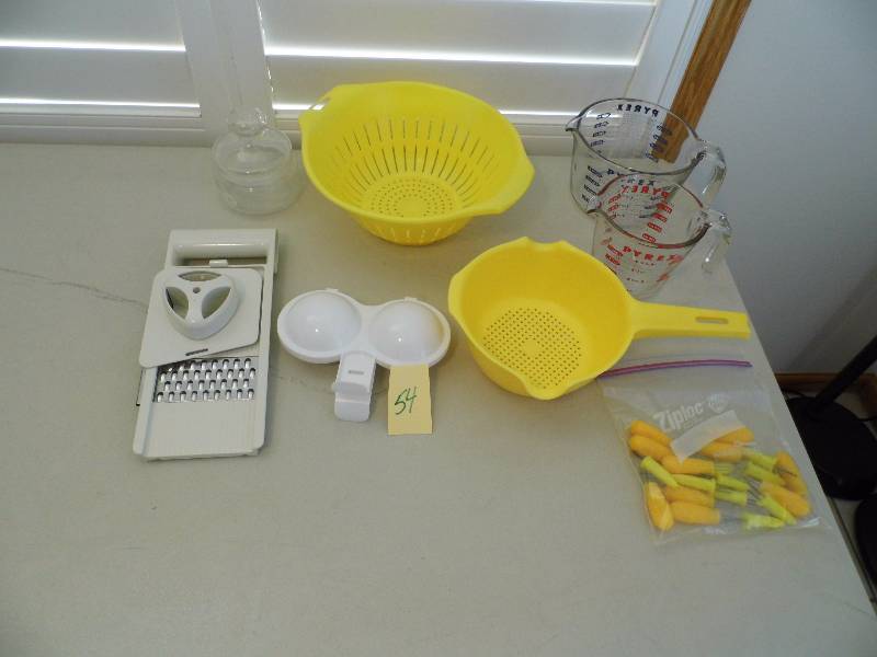 lot 54 image: Measuring Cups - Egg Cooker - Strainer