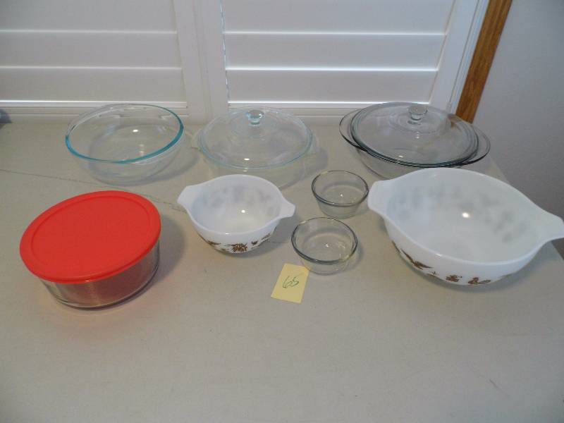 lot 65 image: Casseroles - Pyrex Bowls