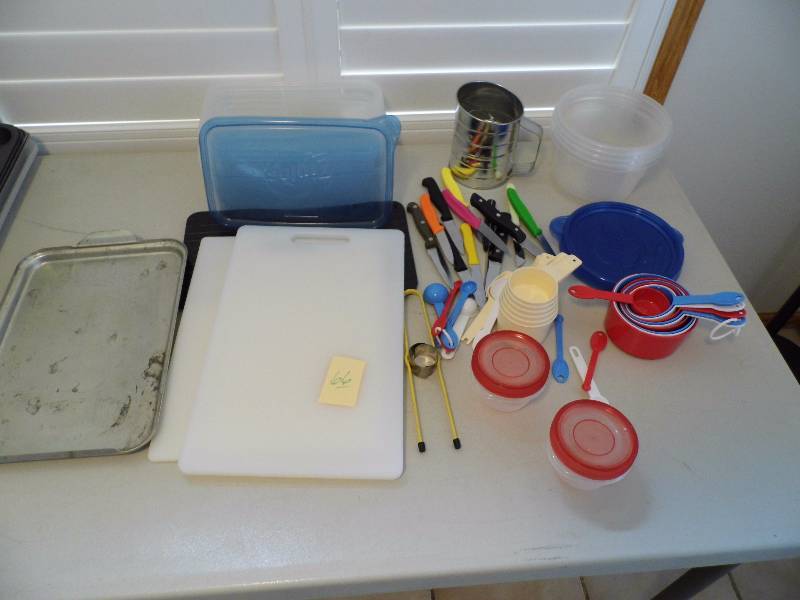 lot 66 image: Measuring Cups - Misc Kitchen