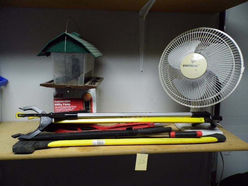 lot 72 image: Fan - Axe - Grabbers