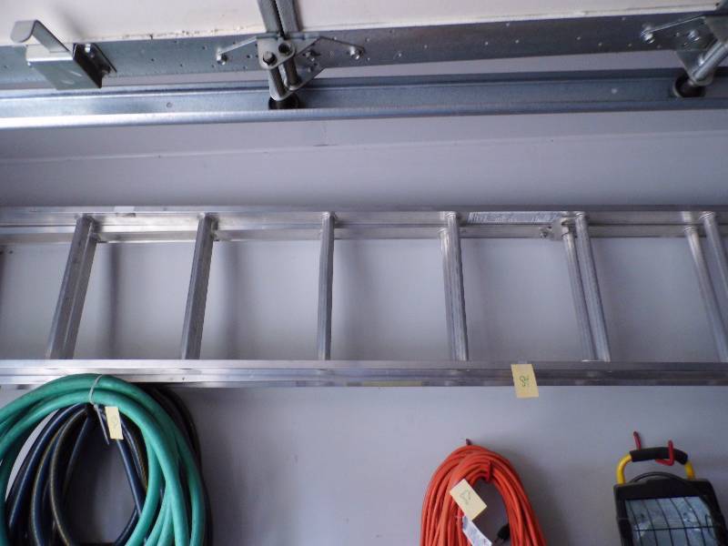 lot 84 image: Extension Ladder