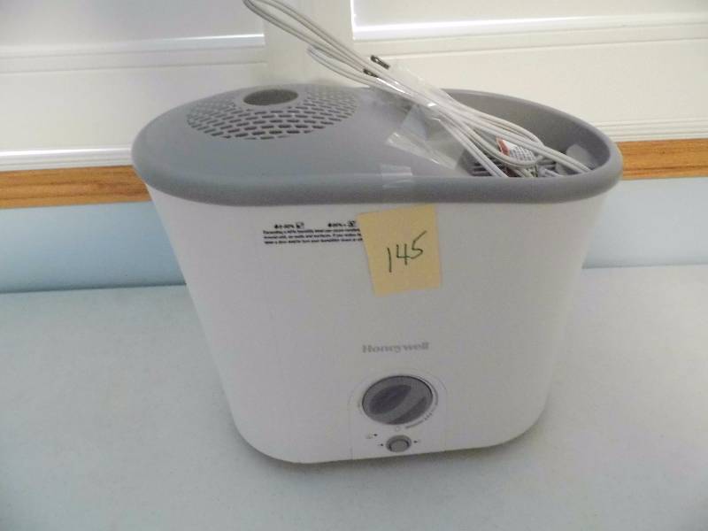 lot 145 image: Honeywell Humidifier