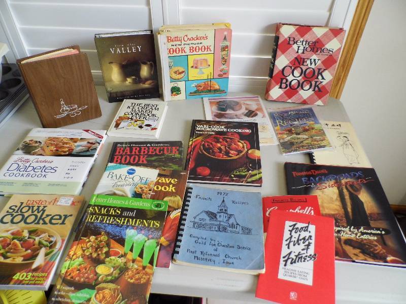 lot 152 image: Cookbooks