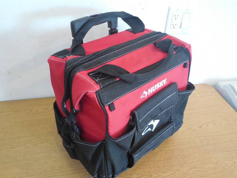 lot 7 image: Husky 14 in. Rolling Tool Tote
